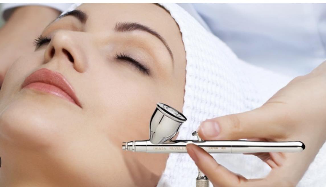 Diamond peeling og oxygenlift hos Evigsmuk